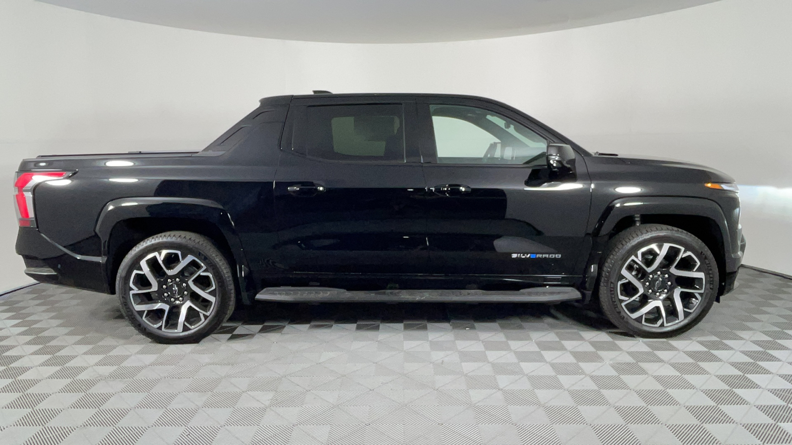 2024 Chevrolet Silverado EV RST 3