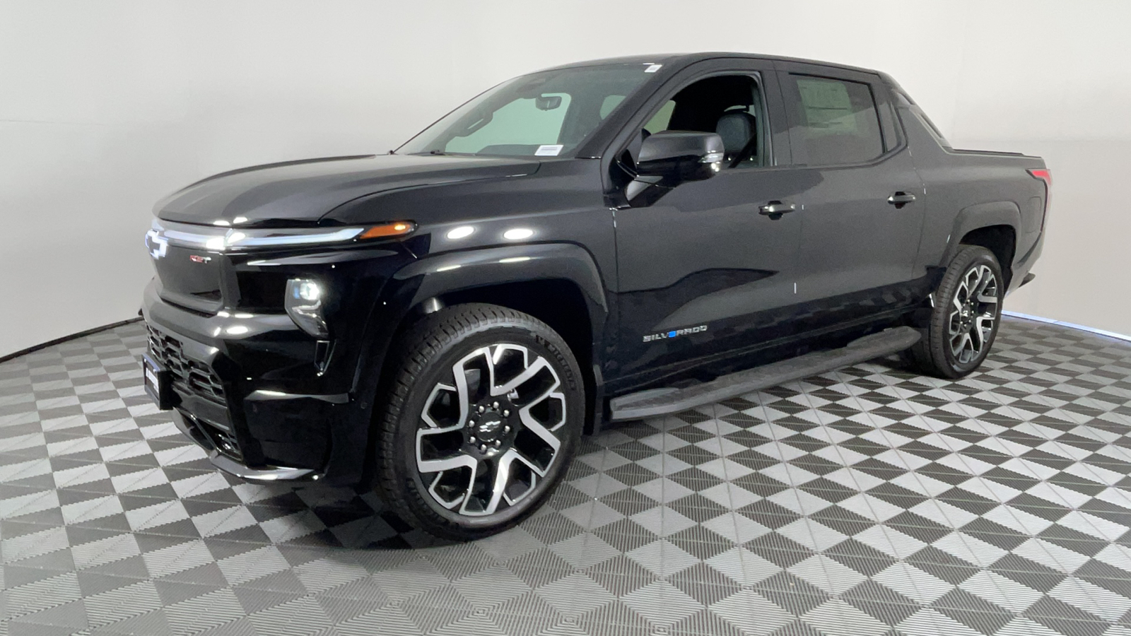 2024 Chevrolet Silverado EV RST 8