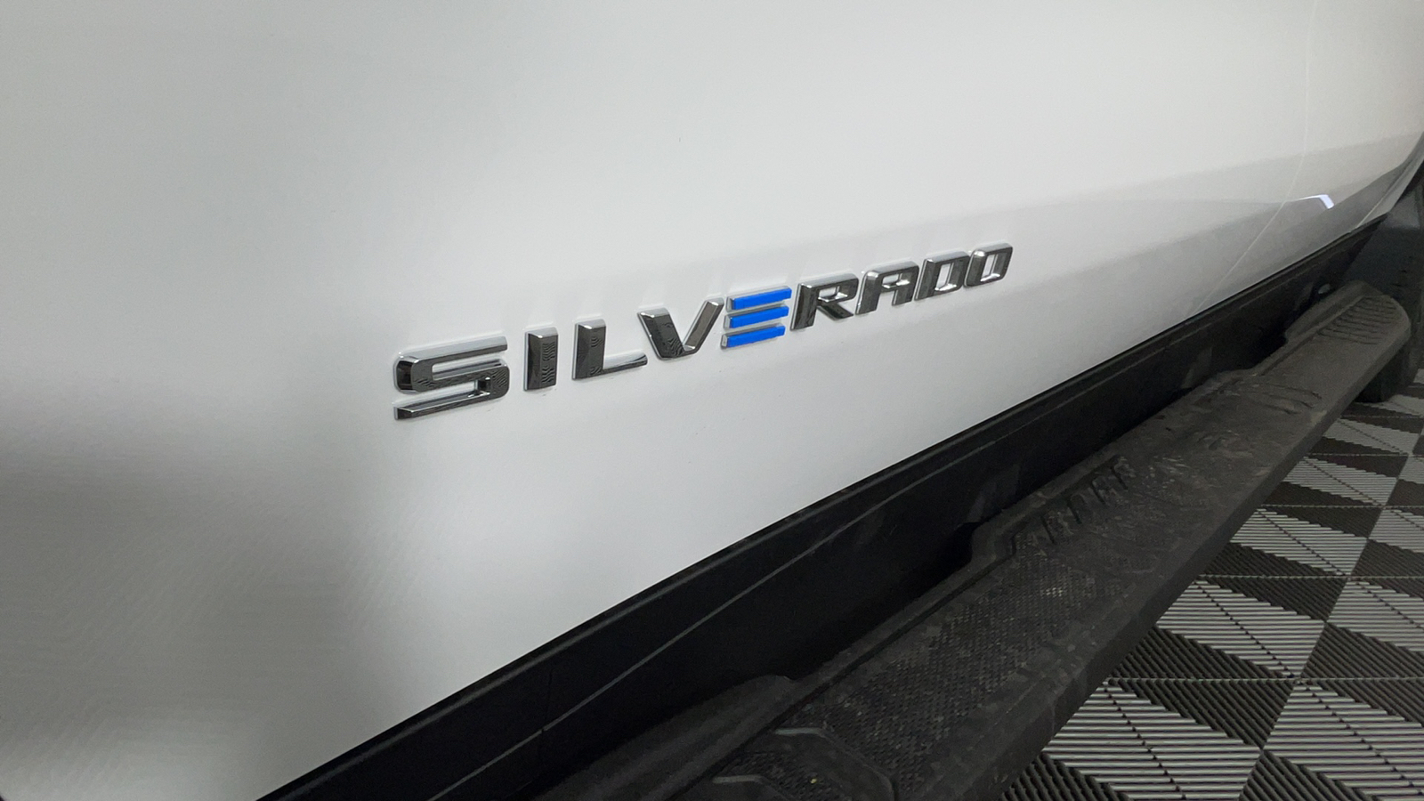 2024 Chevrolet Silverado EV  12