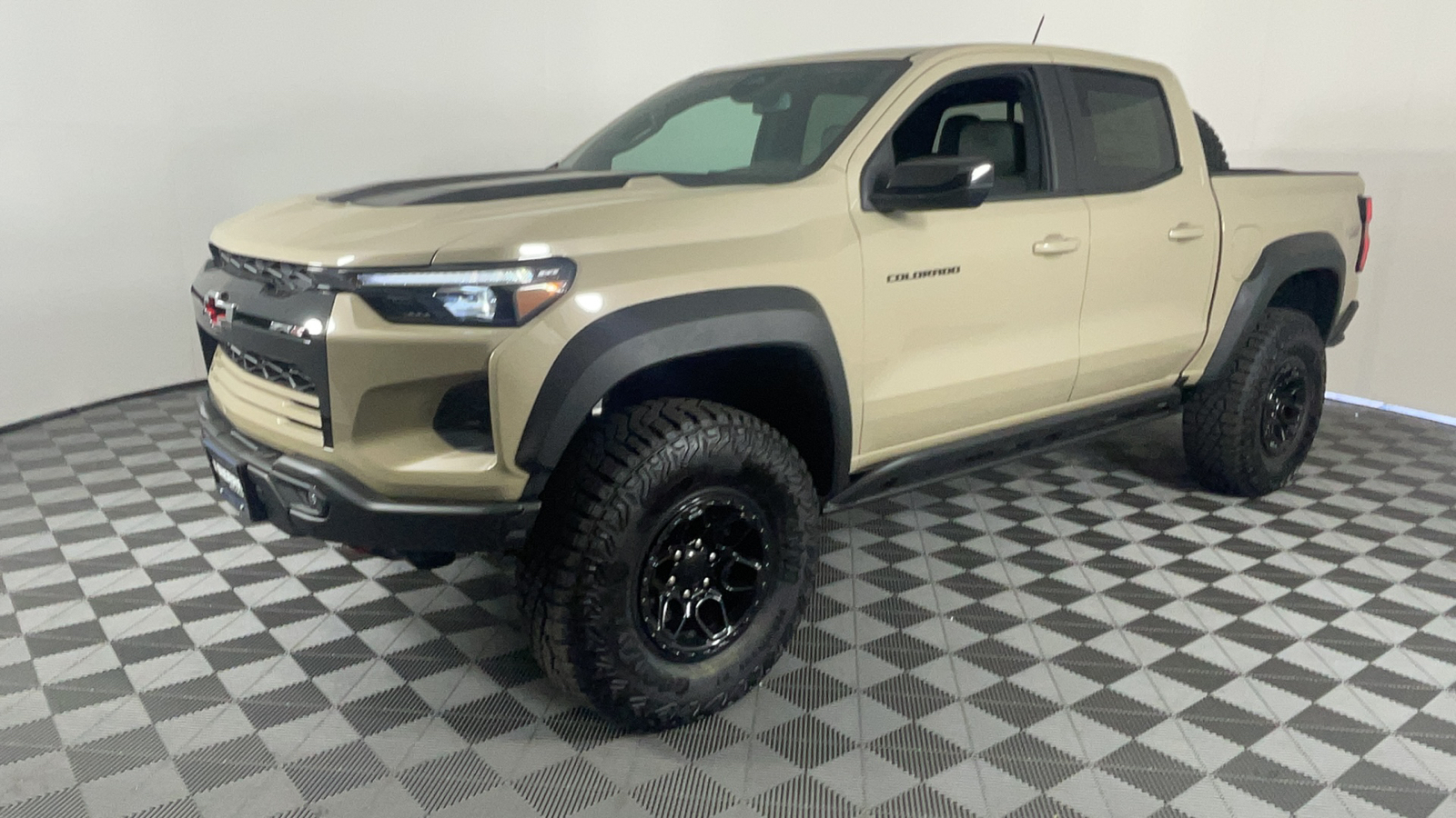 2024 Chevrolet Colorado 4WD ZR2 8