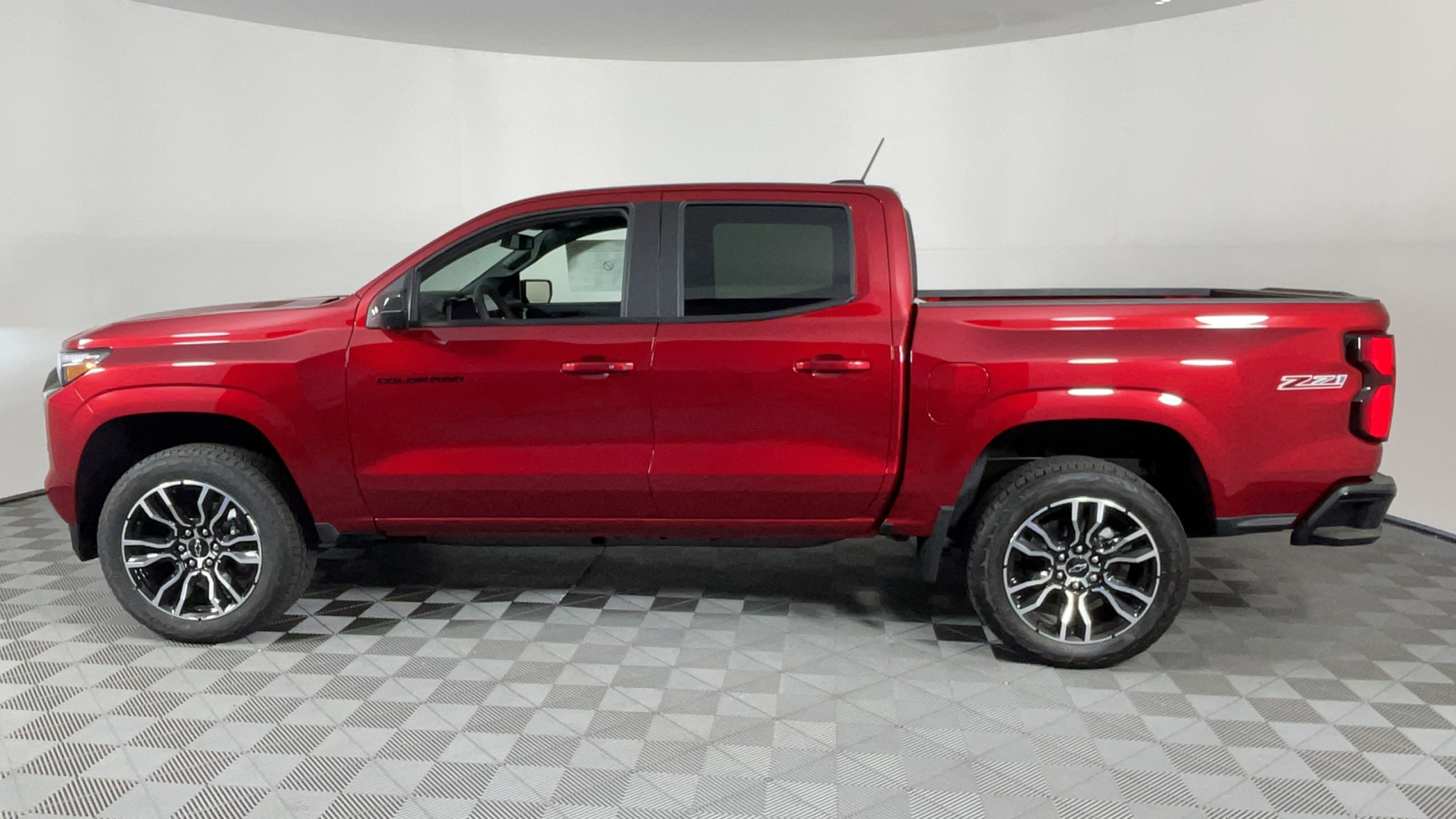 2024 Chevrolet Colorado 4WD Z71 7