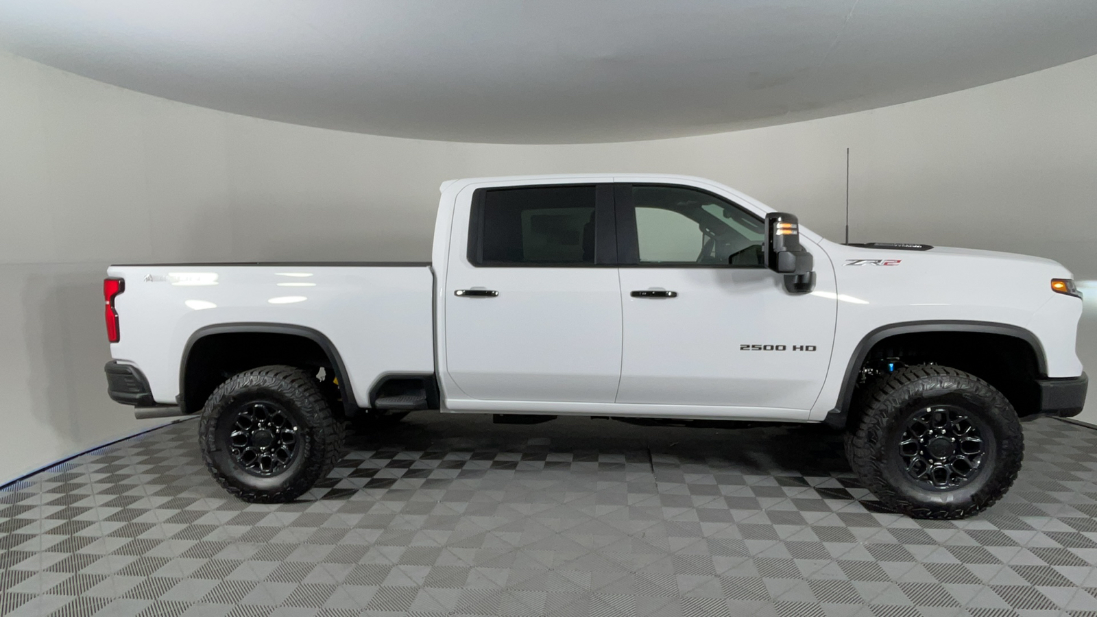 2024 Chevrolet Silverado 2500HD ZR2 3