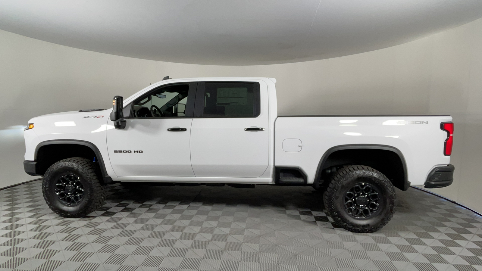 2024 Chevrolet Silverado 2500HD ZR2 7