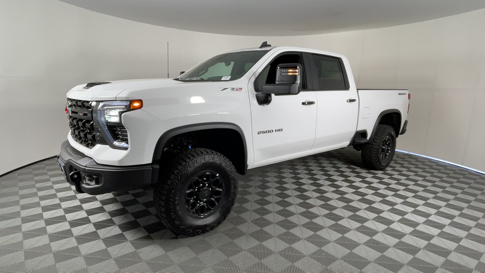 2024 Chevrolet Silverado 2500HD ZR2 8