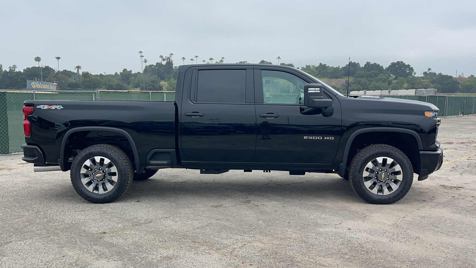 2024 Chevrolet Silverado 2500HD Custom 3