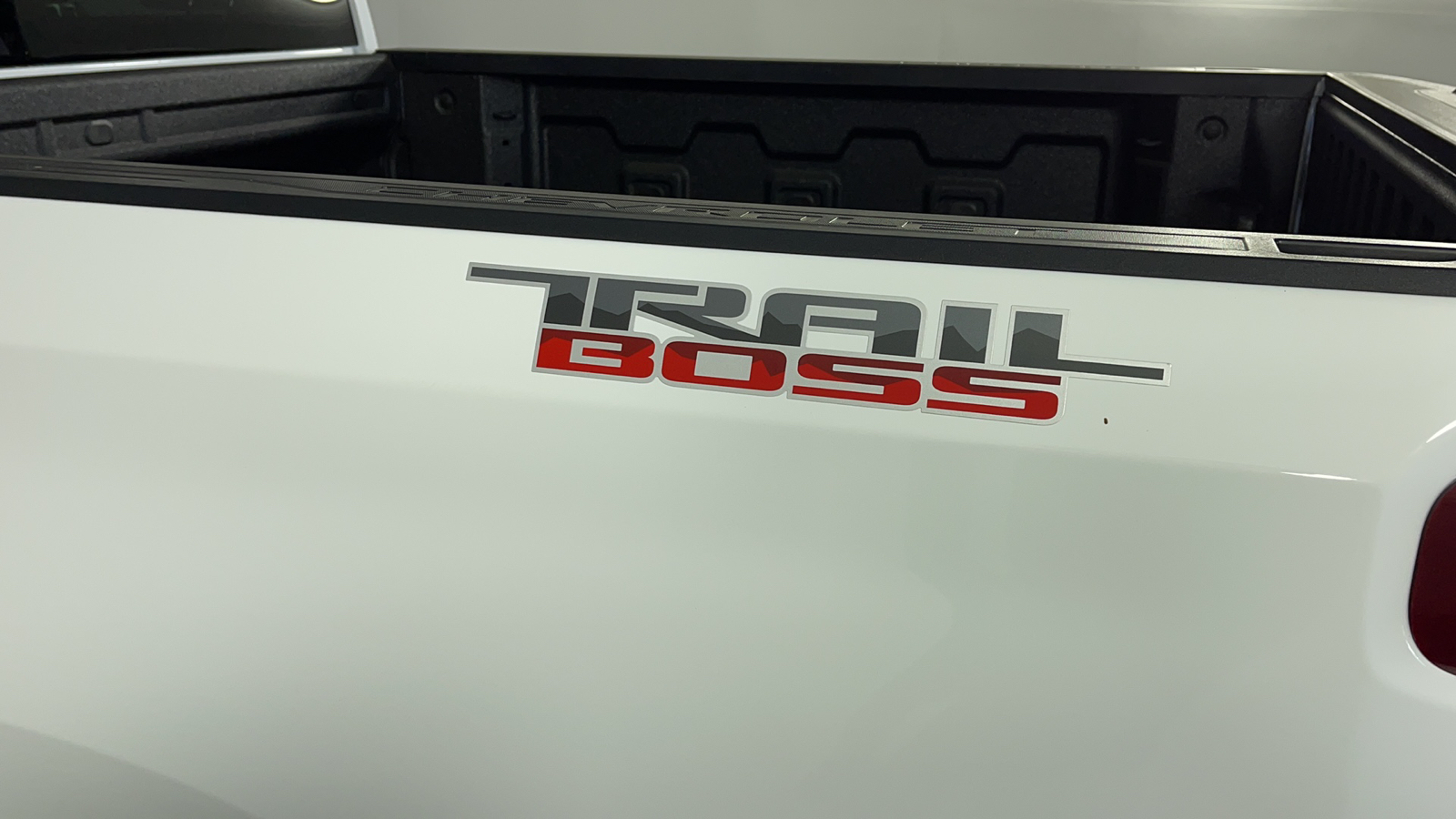 2024 Chevrolet Silverado 1500 Custom Trail Boss 32
