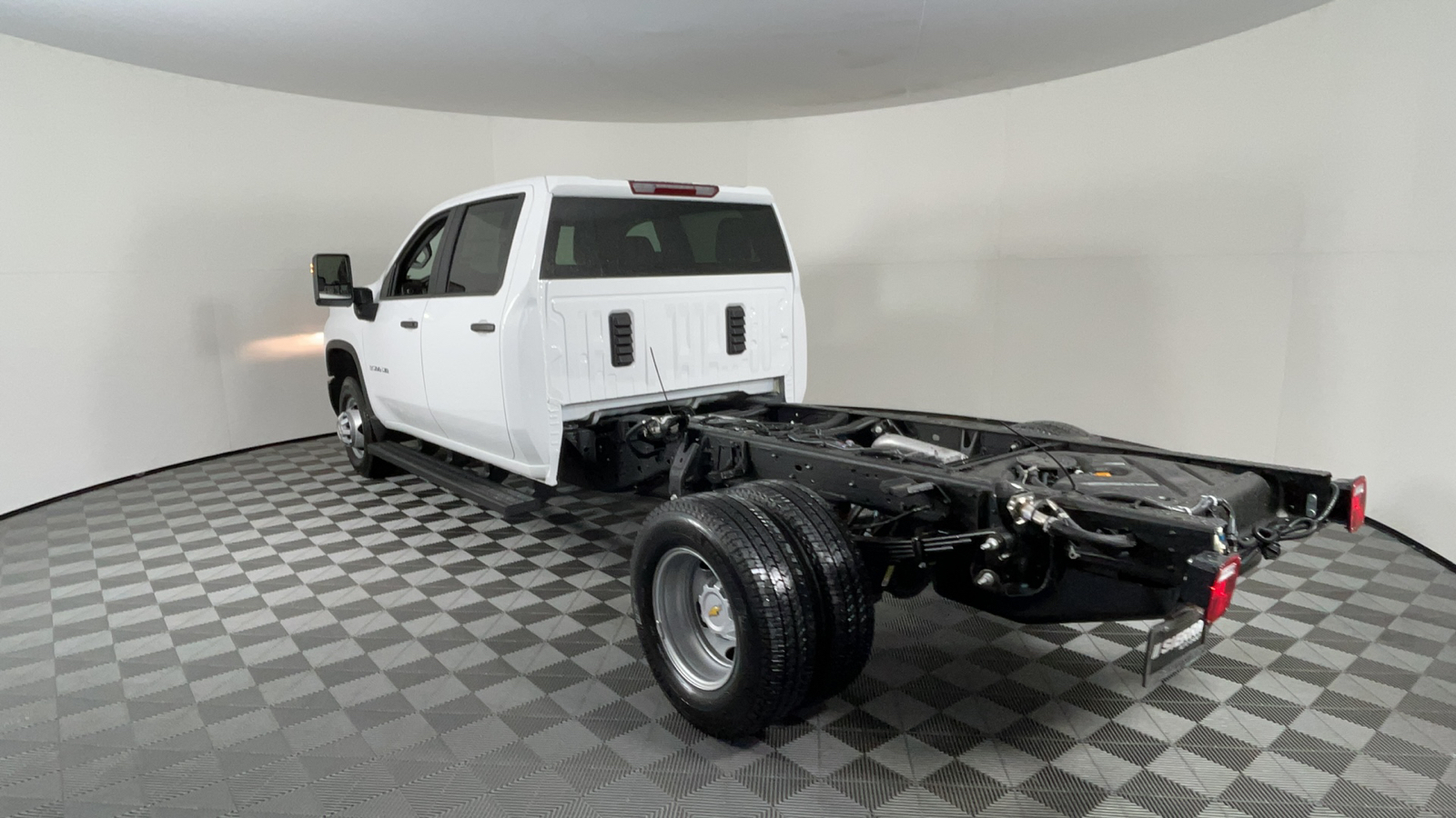 2024 Chevrolet Silverado 3500HD CC Work Truck 6