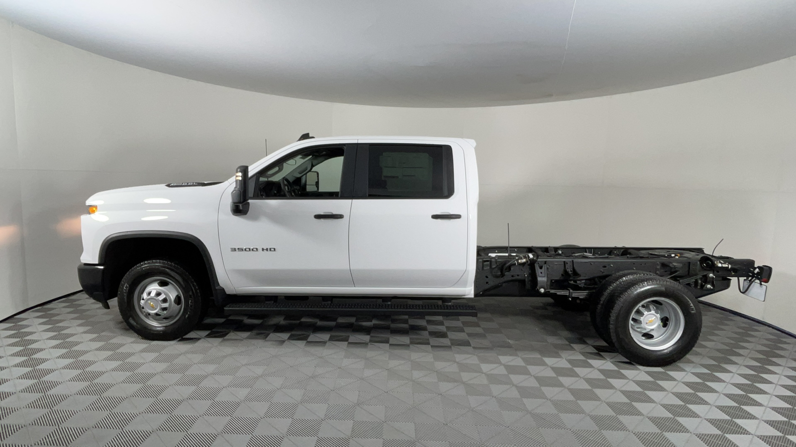 2024 Chevrolet Silverado 3500HD CC Work Truck 7