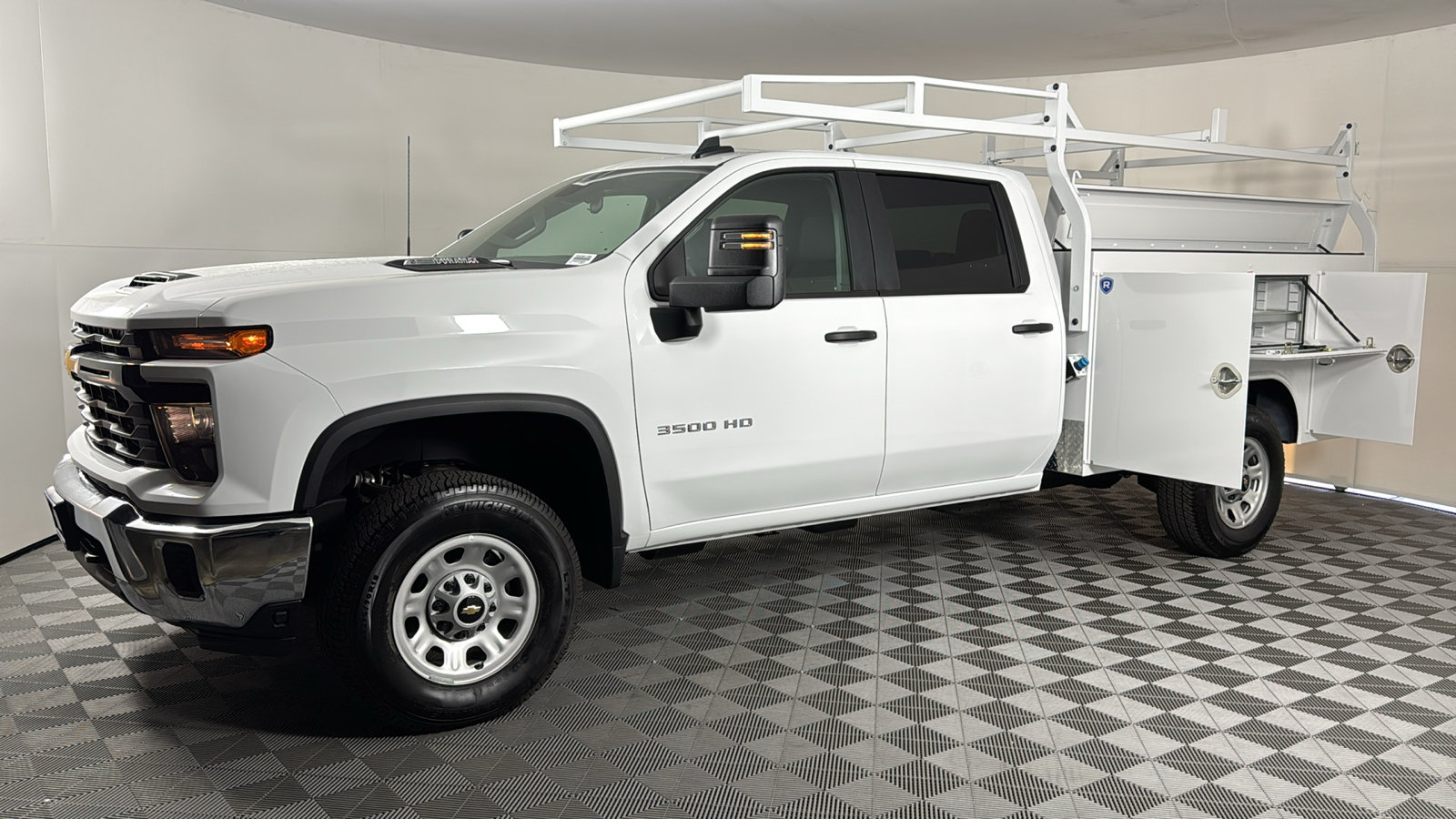 2024 Chevrolet Silverado 3500HD Work Truck 8