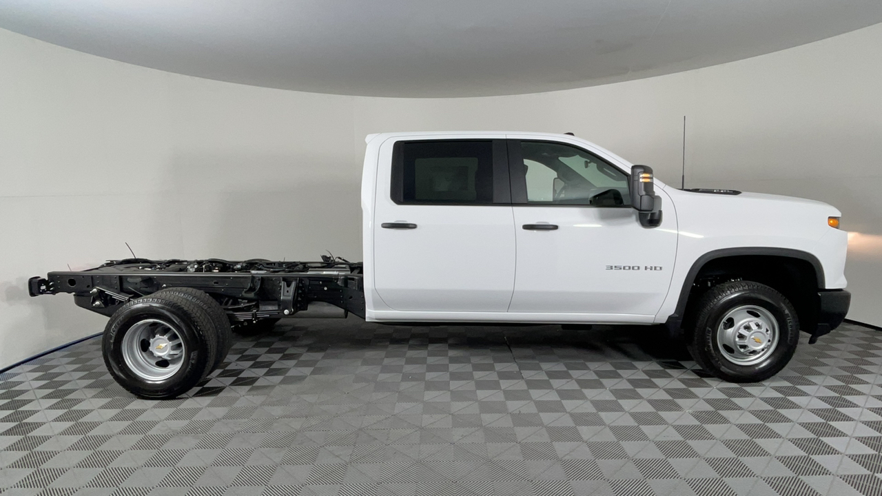 2024 Chevrolet Silverado 3500HD CC Work Truck 4