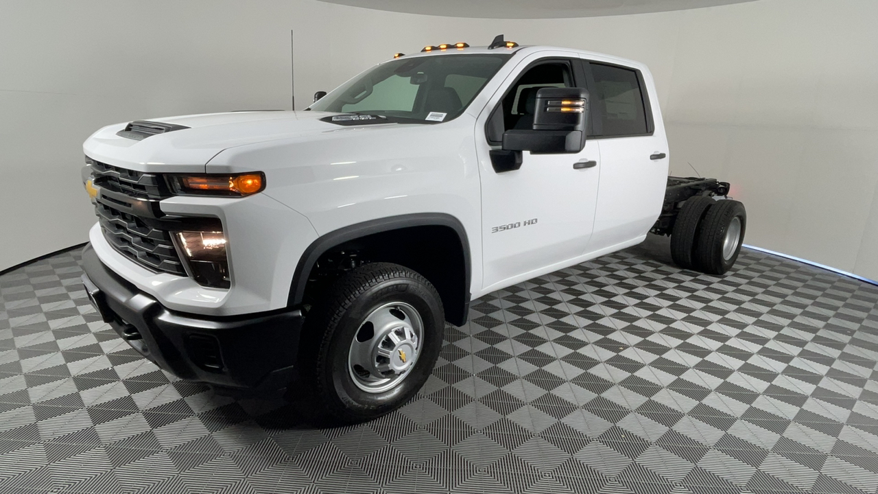 2024 Chevrolet Silverado 3500HD CC Work Truck 9