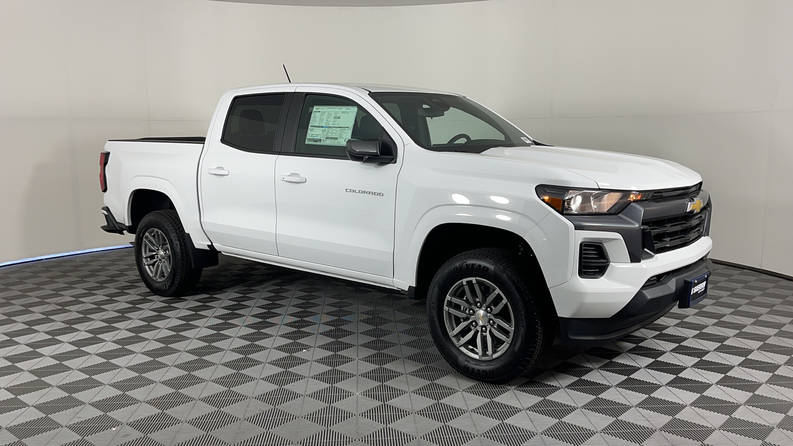 2024 Chevrolet Colorado 2WD LT 2