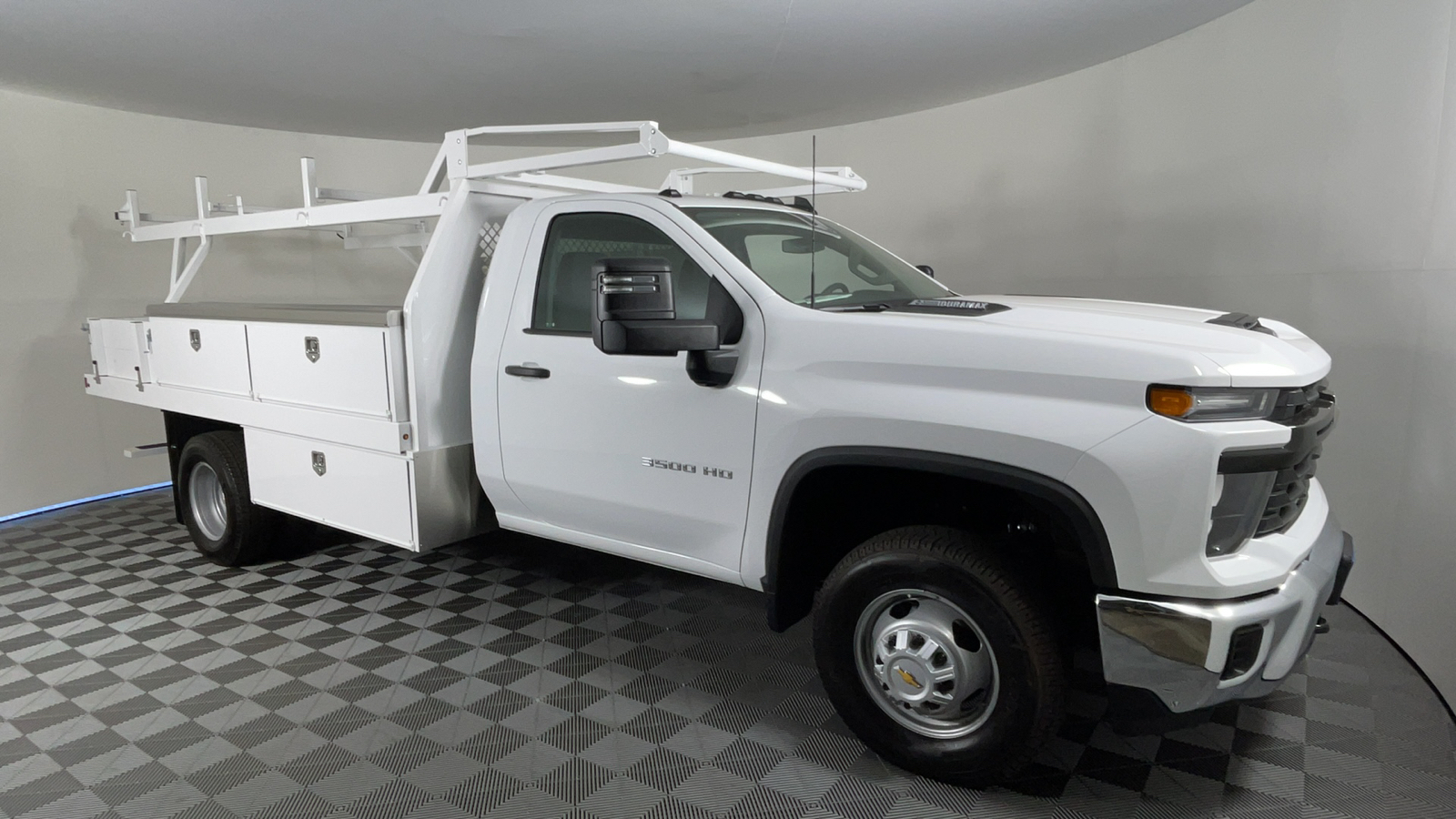 2024 Chevrolet Silverado 3500HD CC Work Truck 3