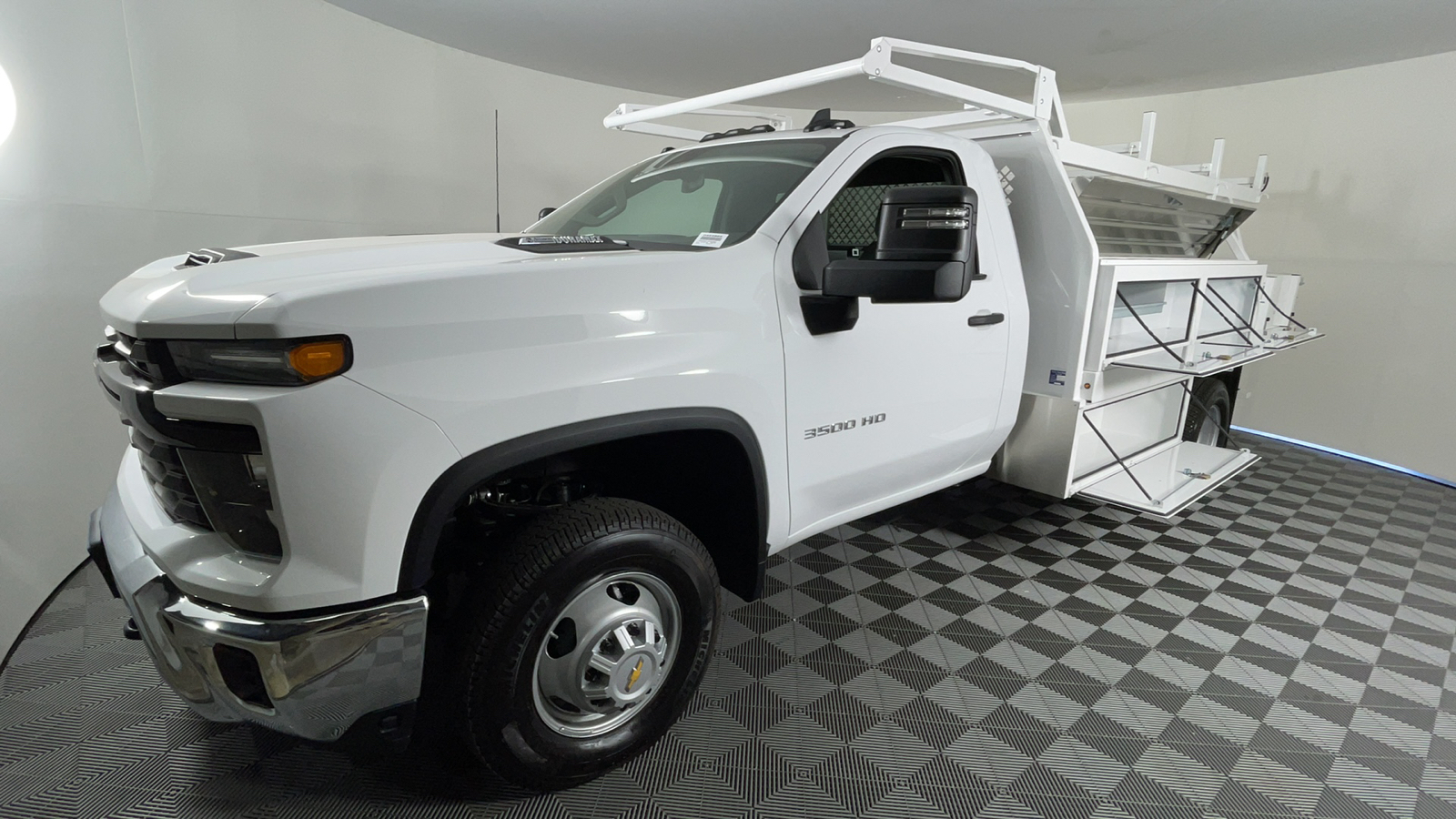 2024 Chevrolet Silverado 3500HD CC Work Truck 8