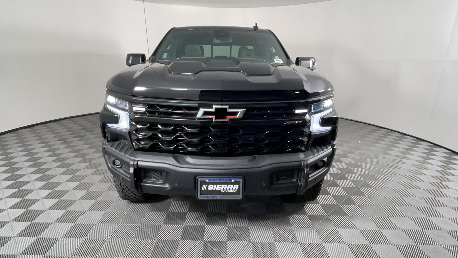 2024 Chevrolet Silverado 1500 ZR2 9