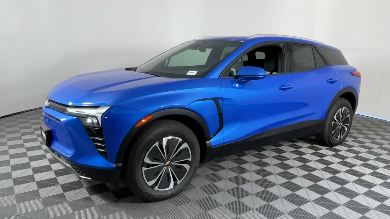 2024 Chevrolet Blazer EV eAWD LT 8