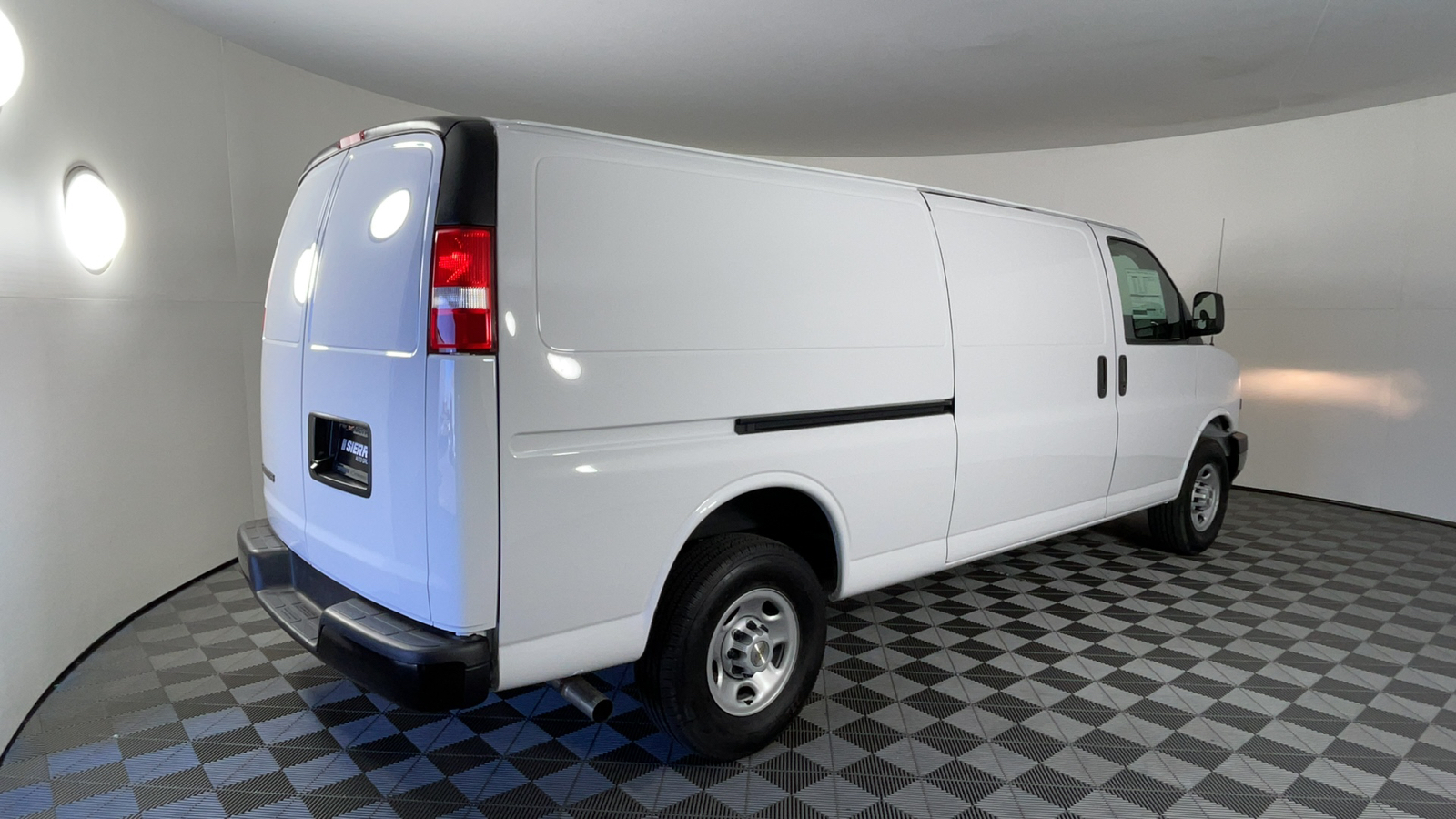 2024 Chevrolet Express Extended Cargo Van  4