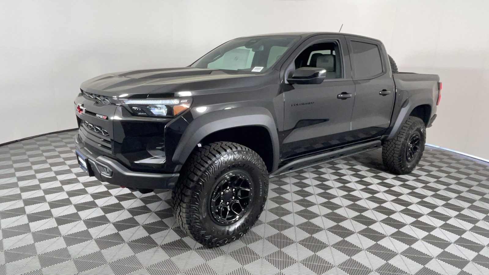 2024 Chevrolet Colorado 4WD ZR2 8