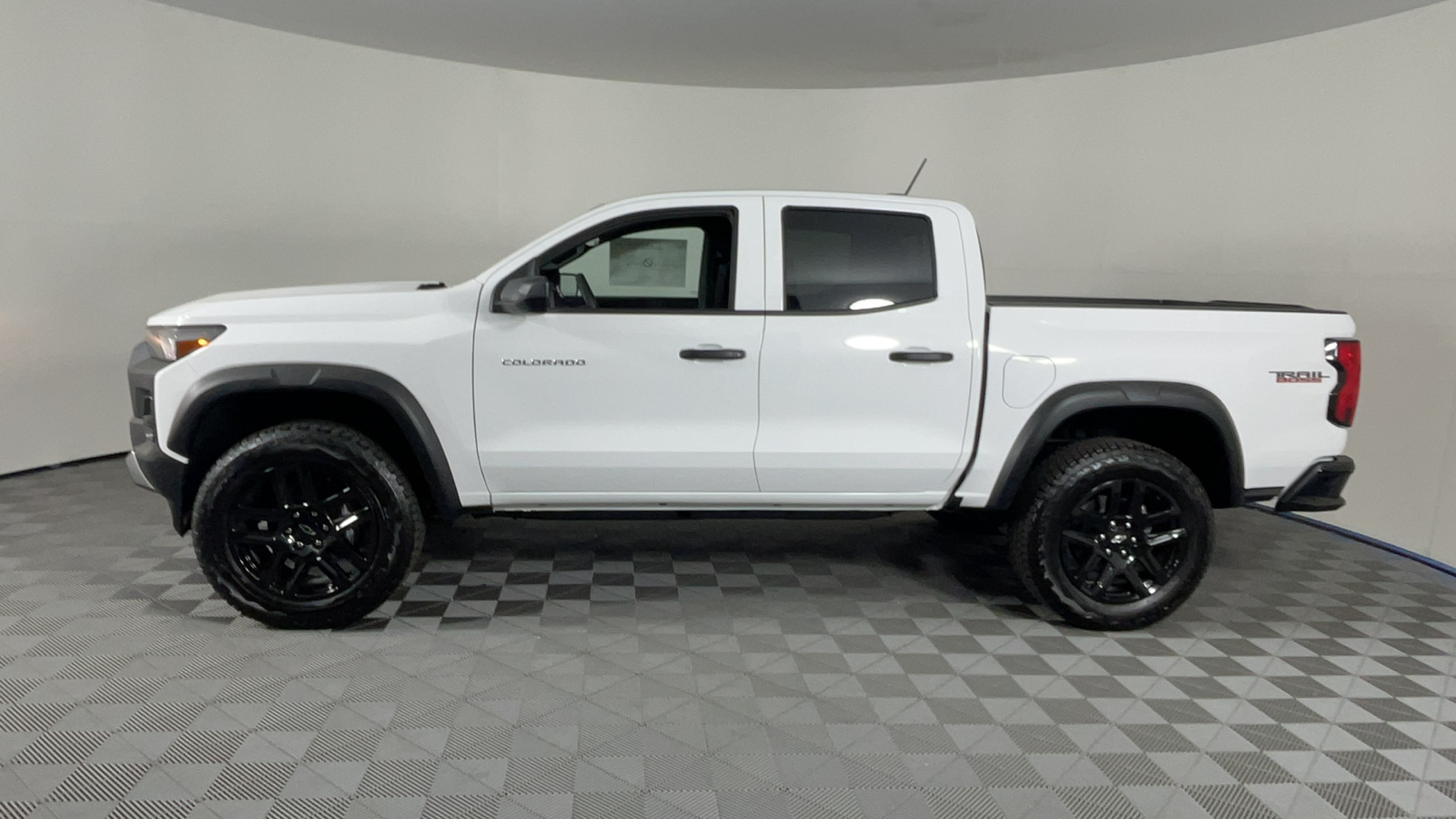 2024 Chevrolet Colorado 4WD Trail Boss 7