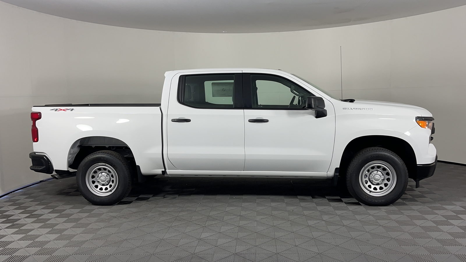 2024 Chevrolet Silverado 1500 Work Truck 2