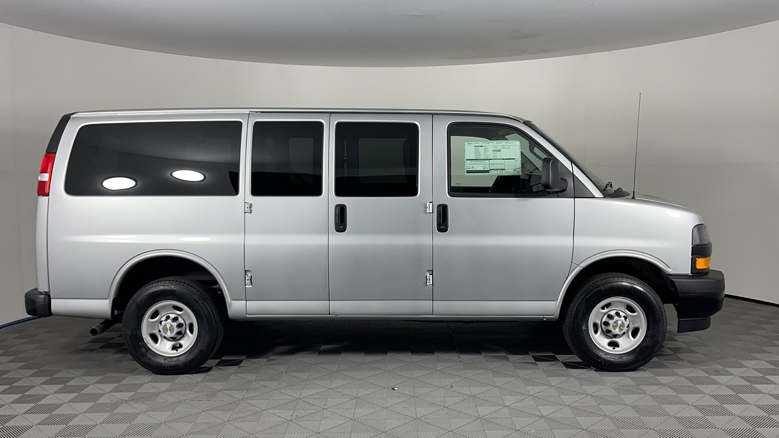 2024 Chevrolet Express Passenger LS 1