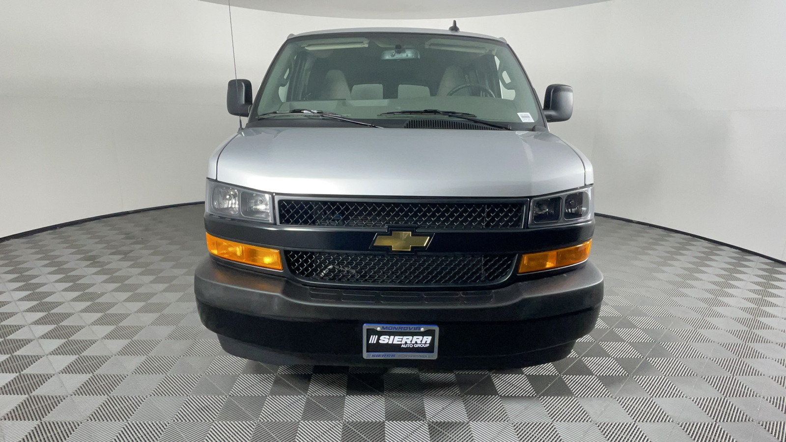 2024 Chevrolet Express Passenger LS 9