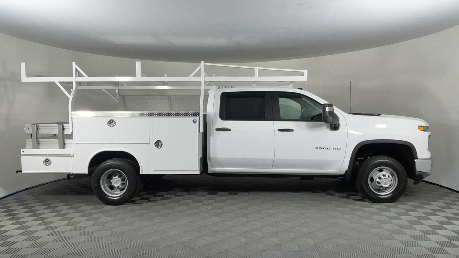 2024 Chevrolet Silverado 3500HD CC Work Truck 1