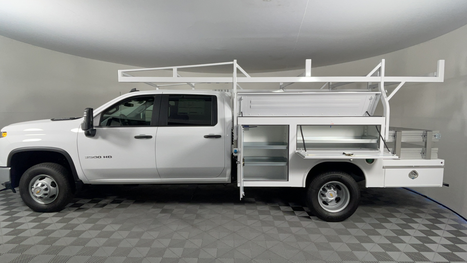 2024 Chevrolet Silverado 3500HD CC Work Truck 7