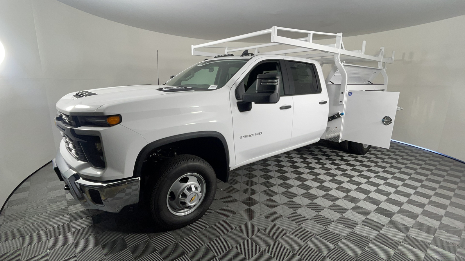 2024 Chevrolet Silverado 3500HD CC Work Truck 8