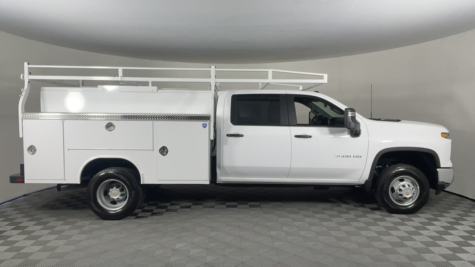 2024 Chevrolet Silverado 3500HD CC Work Truck 1