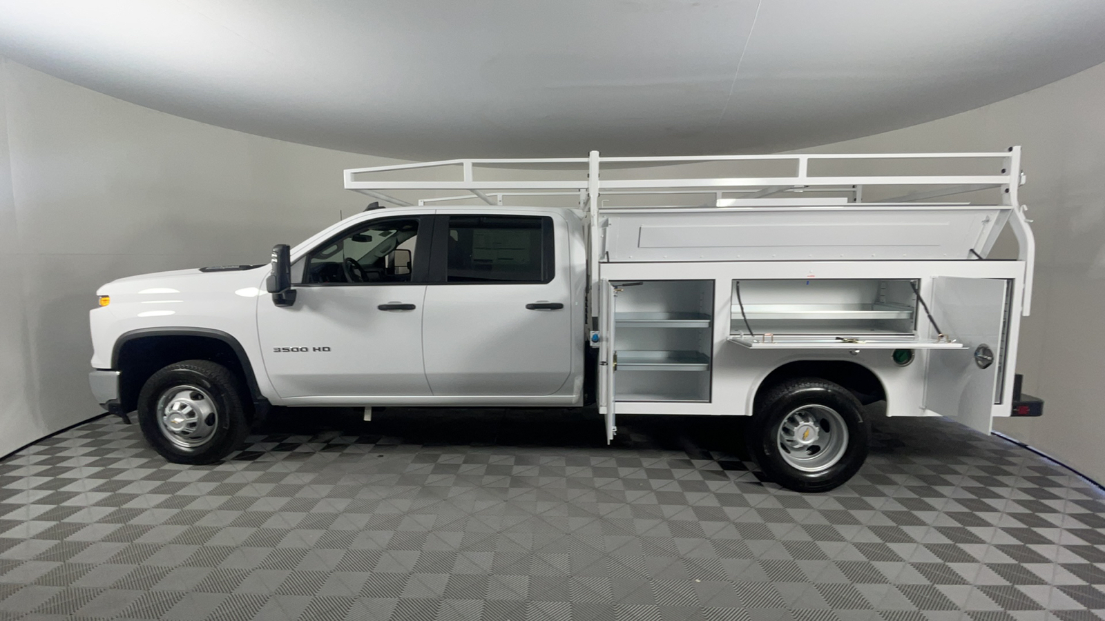 2024 Chevrolet Silverado 3500HD CC Work Truck 7