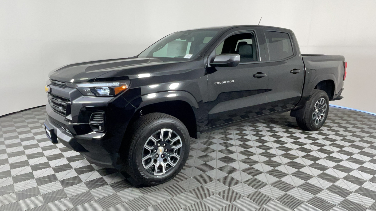 2024 Chevrolet Colorado 2WD LT 8