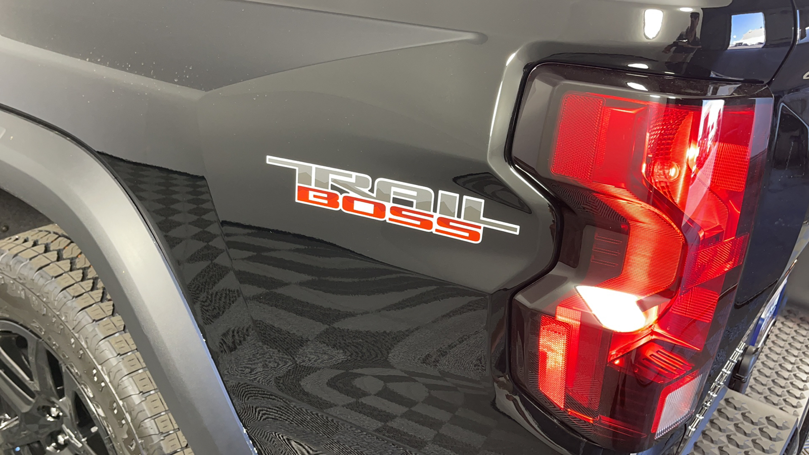 2024 Chevrolet Colorado 4WD Trail Boss 32