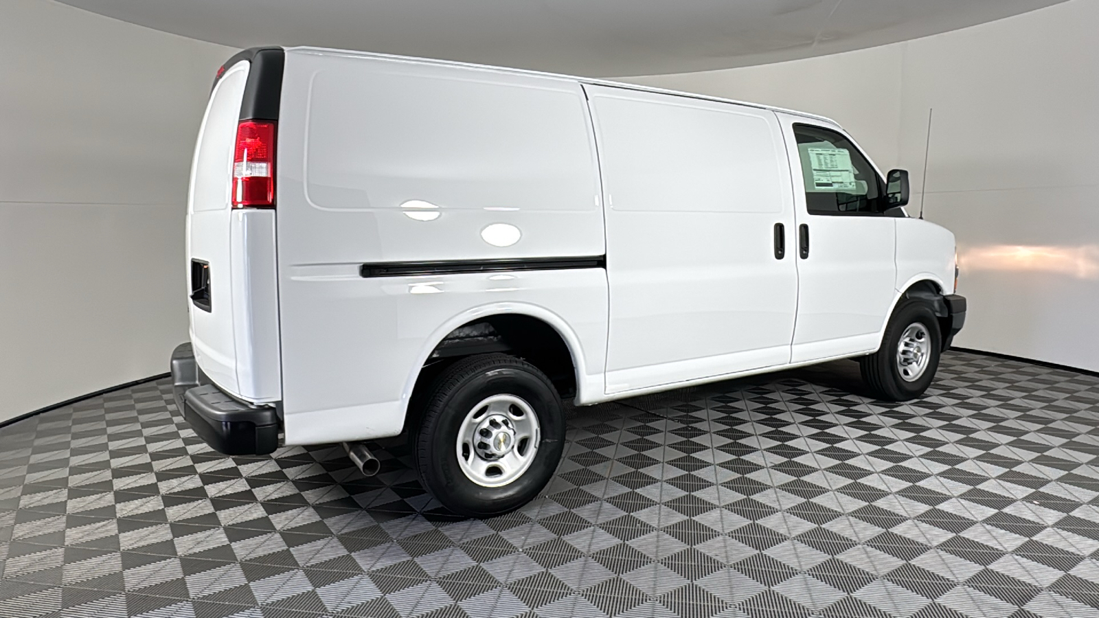 2024 Chevrolet Express Cargo Van  3