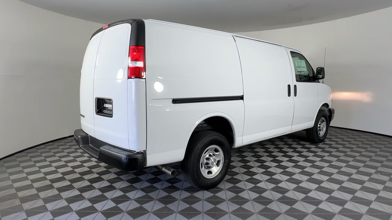 2024 Chevrolet Express Cargo Van  4