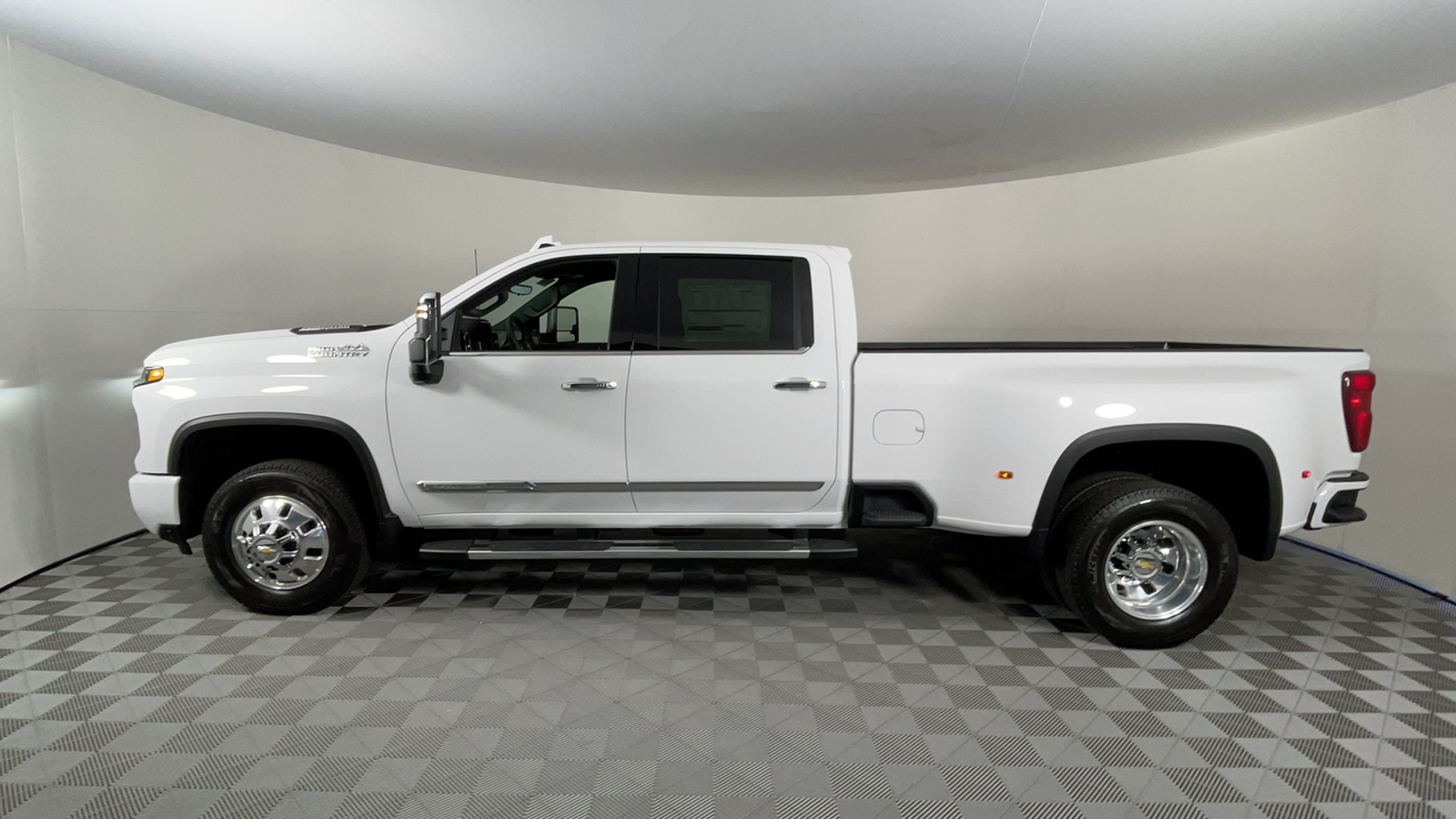 2024 Chevrolet Silverado 3500HD High Country 7