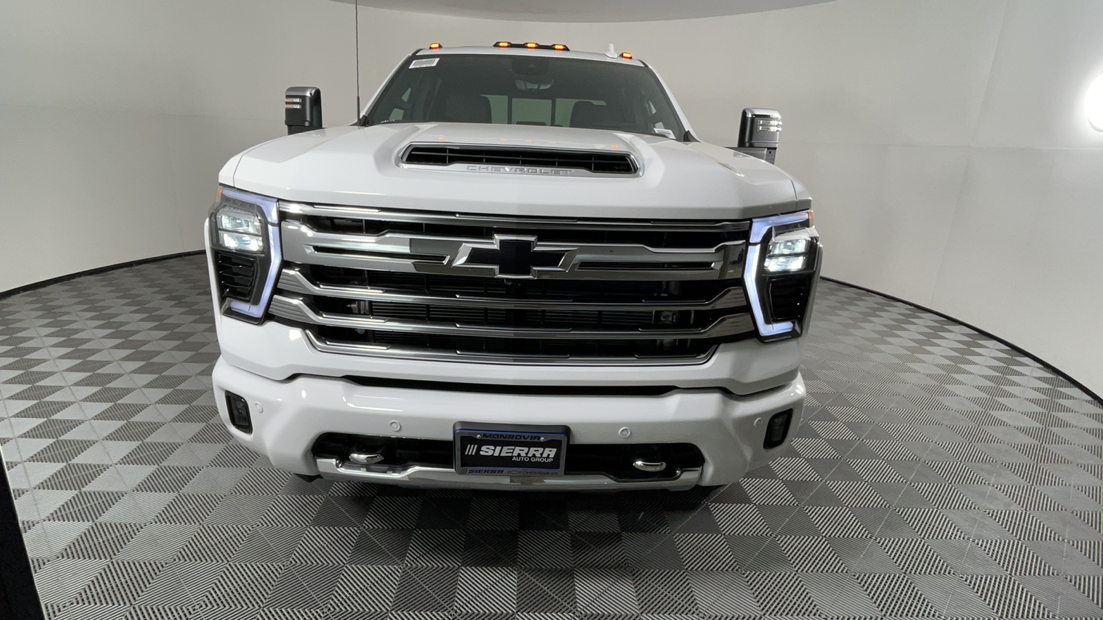 2024 Chevrolet Silverado 3500HD High Country 9