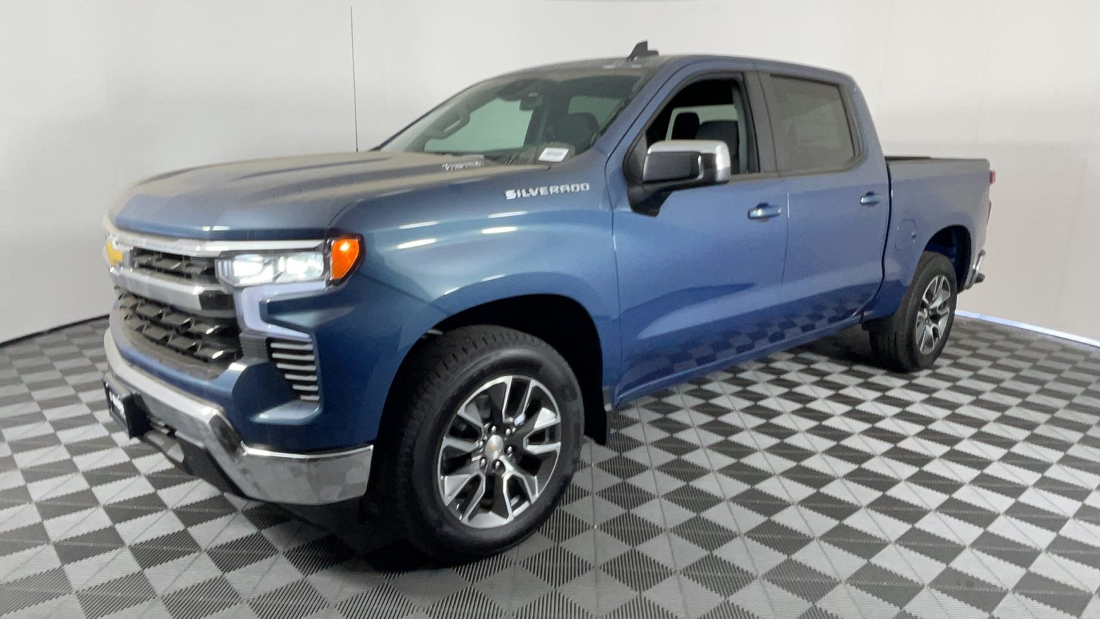 2024 Chevrolet Silverado 1500 LT 8