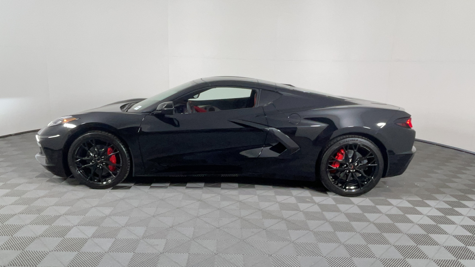 2025 Chevrolet Corvette 2LT 7