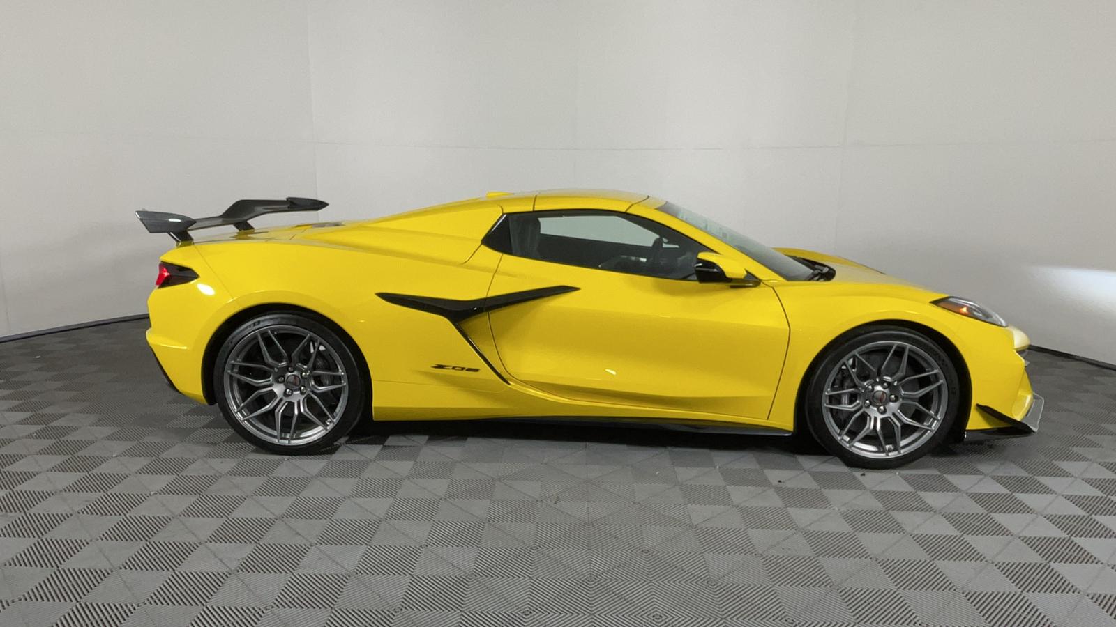 2025 Chevrolet Corvette 2LZ 3