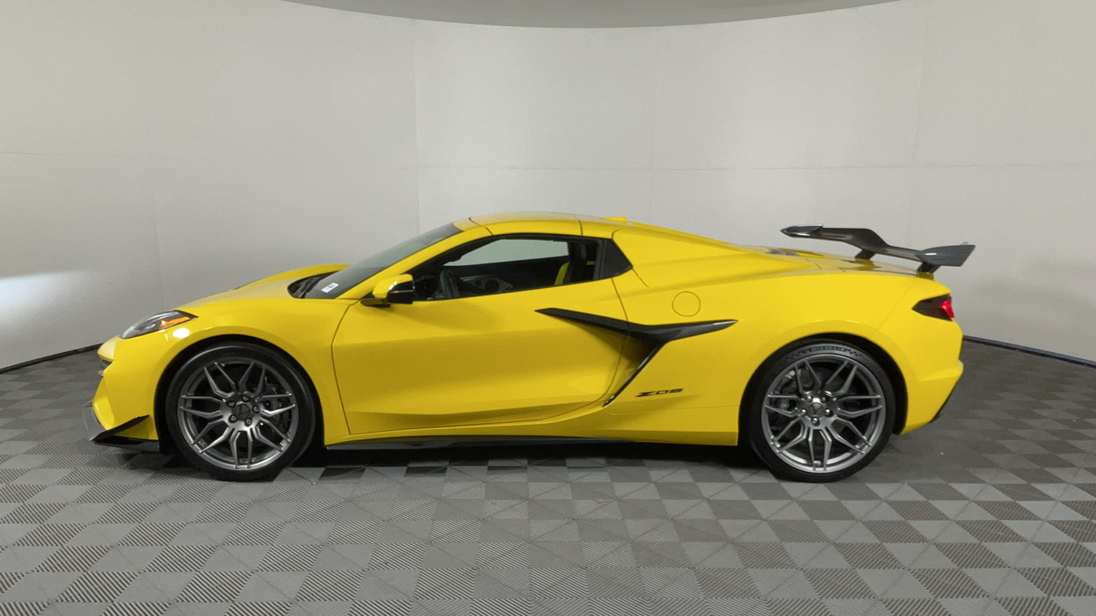 2025 Chevrolet Corvette 2LZ 7