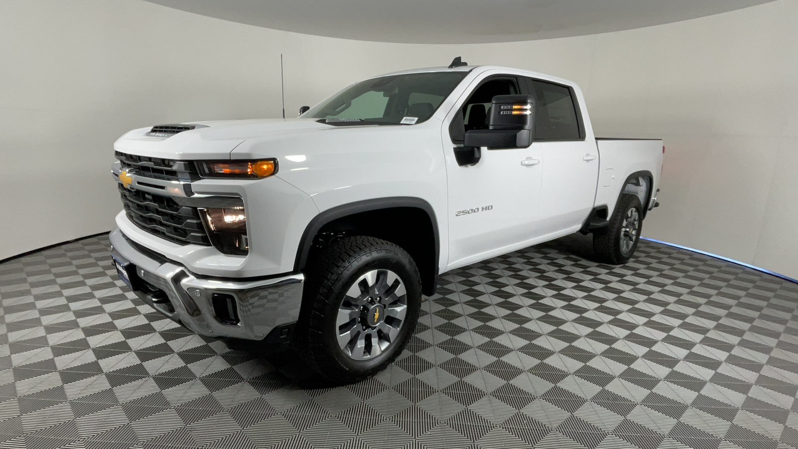 2025 Chevrolet Silverado 2500HD LT 8