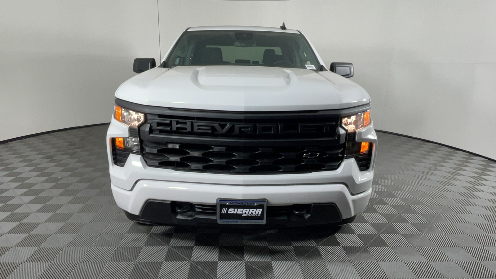 2025 Chevrolet Silverado 1500 Custom 9