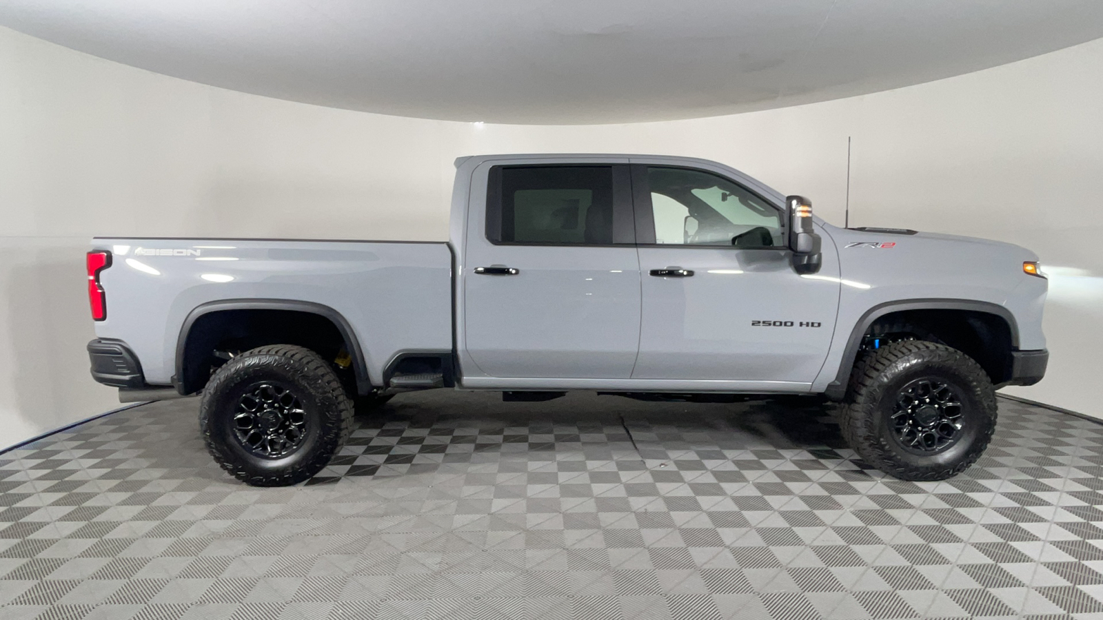 2025 Chevrolet Silverado 2500HD ZR2 3