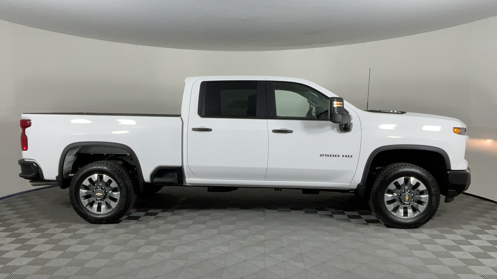 2025 Chevrolet Silverado 2500HD Custom 1