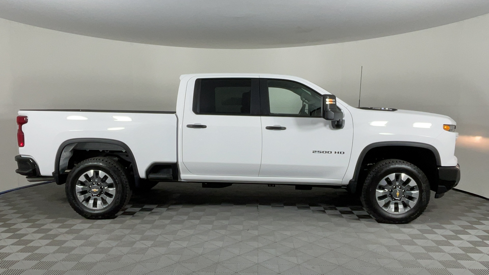 2025 Chevrolet Silverado 2500HD Custom 2