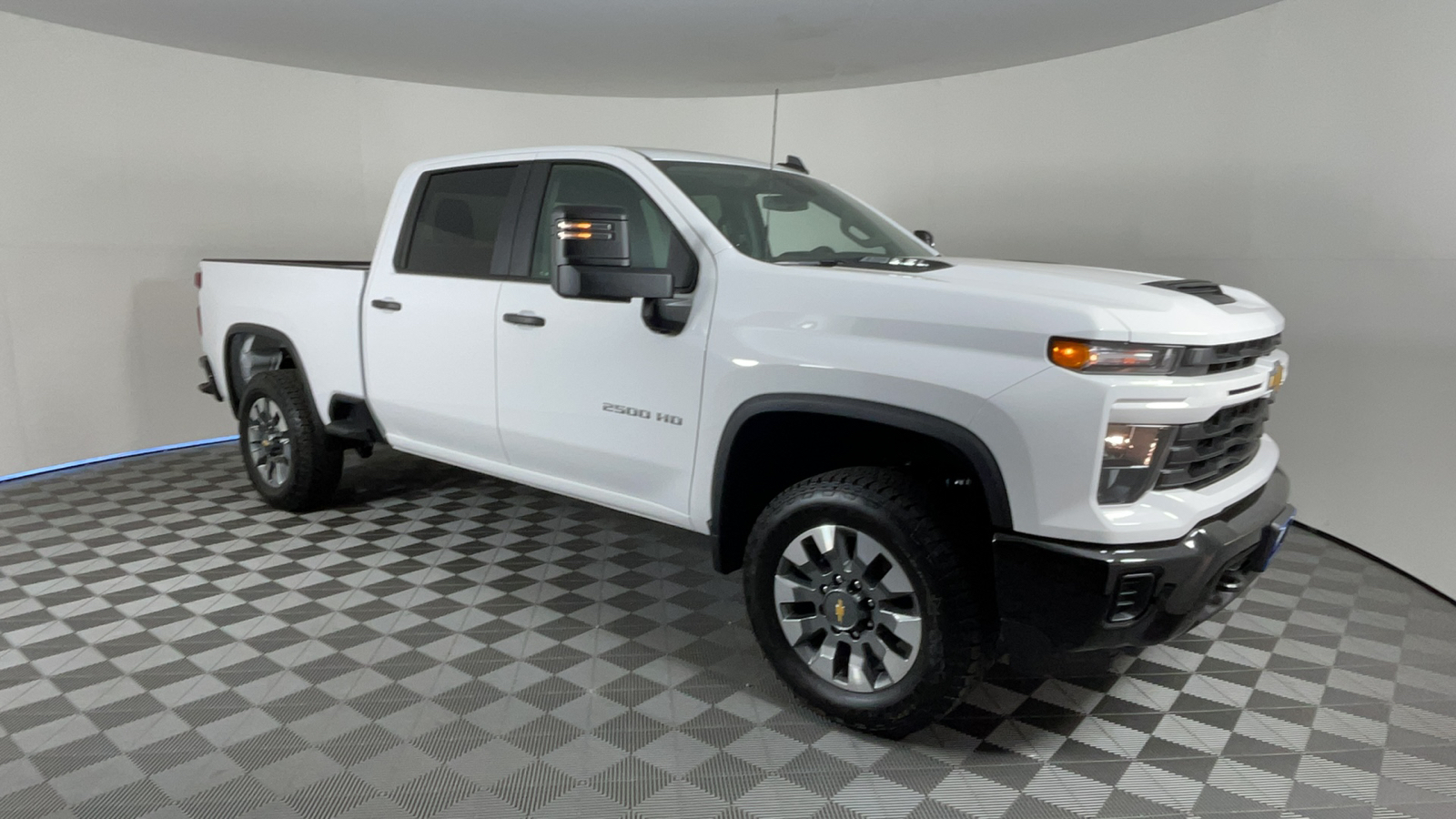 2025 Chevrolet Silverado 2500HD Custom 3