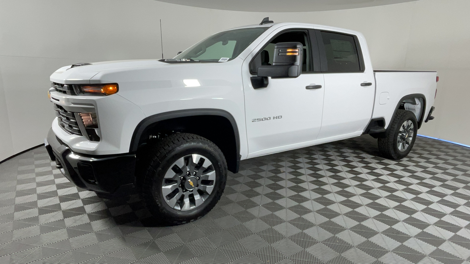 2025 Chevrolet Silverado 2500HD Custom 8