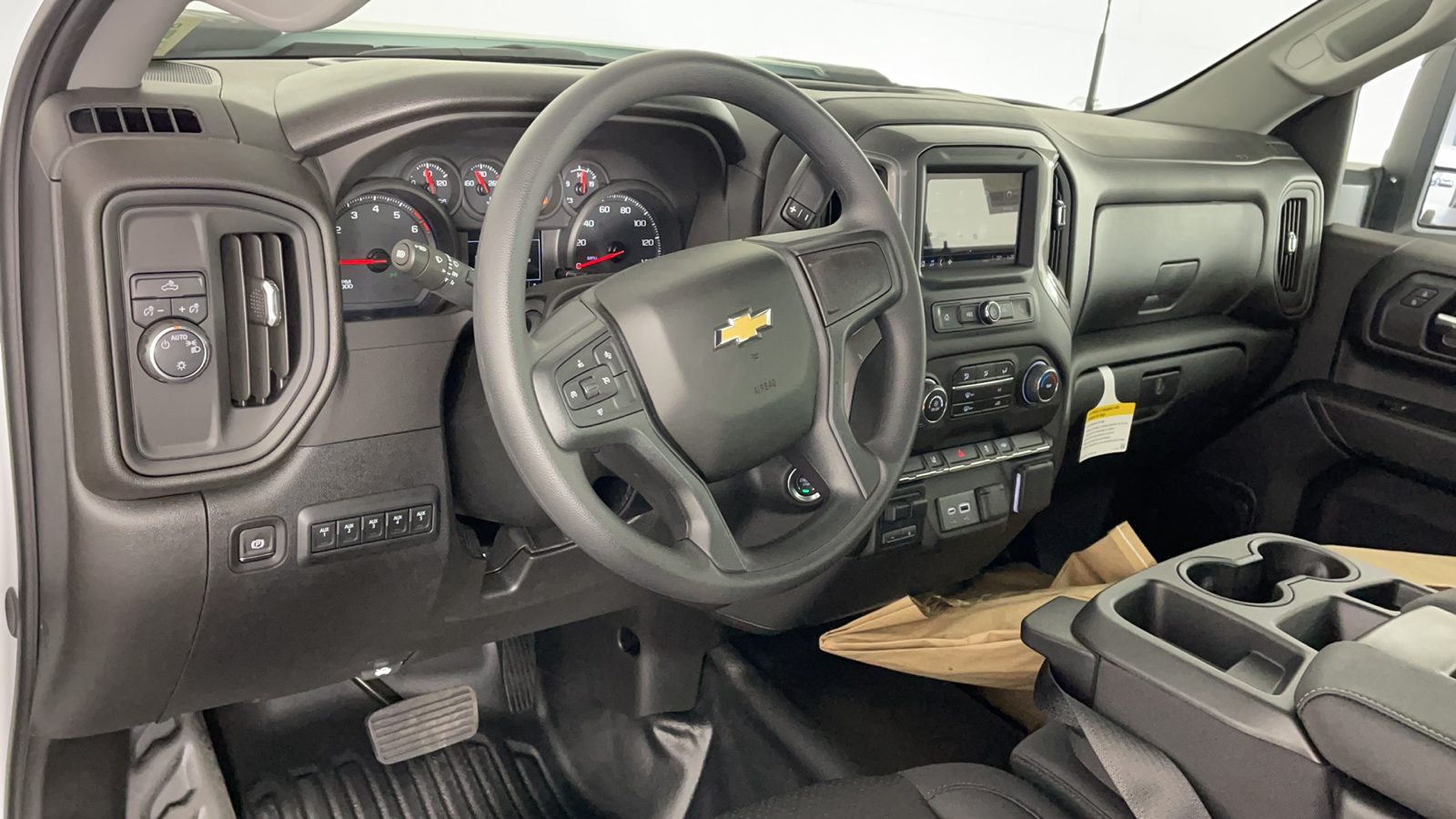 2025 Chevrolet Silverado 3500HD CC Work Truck 15