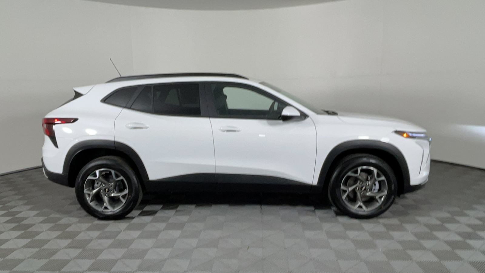 2025 Chevrolet Trax LT 3